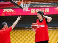 爱游戏体育在线入口-张子宇国家队首秀砍18分中国女篮大胜波黑