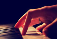 足球赛事中球员发挥关键作用