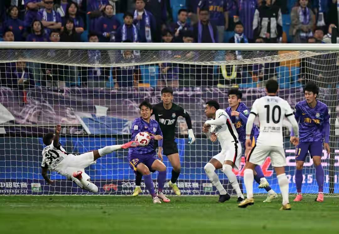 中超中甲赛果：上海申花3-1北京国安，深圳新鹏城4-0胜青岛海牛